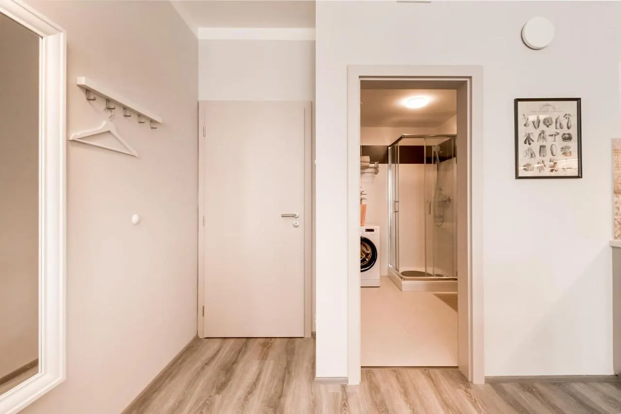 Nove Studio Safari /Rezidence Harfistka/ O2 Arena Apartamento Praga 0*,  República Checa
